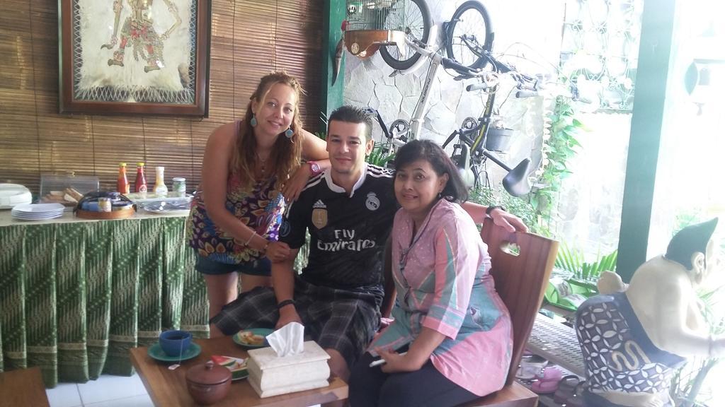Pendopo Andari Homestay Γιογκιακάρτα Εξωτερικό φωτογραφία