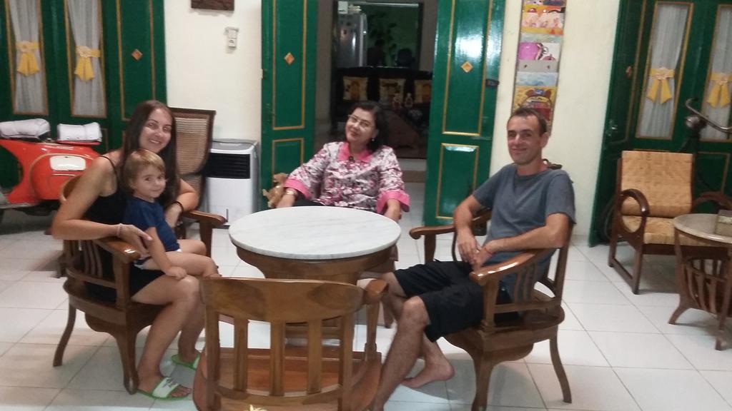 Pendopo Andari Homestay Γιογκιακάρτα Εξωτερικό φωτογραφία
