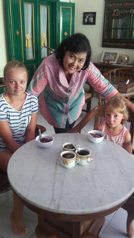 Pendopo Andari Homestay Γιογκιακάρτα Εξωτερικό φωτογραφία