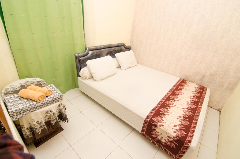 Pendopo Andari Homestay Γιογκιακάρτα Εξωτερικό φωτογραφία