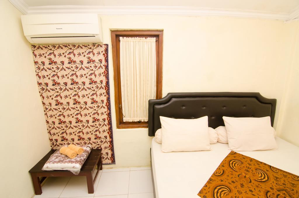 Pendopo Andari Homestay Γιογκιακάρτα Εξωτερικό φωτογραφία