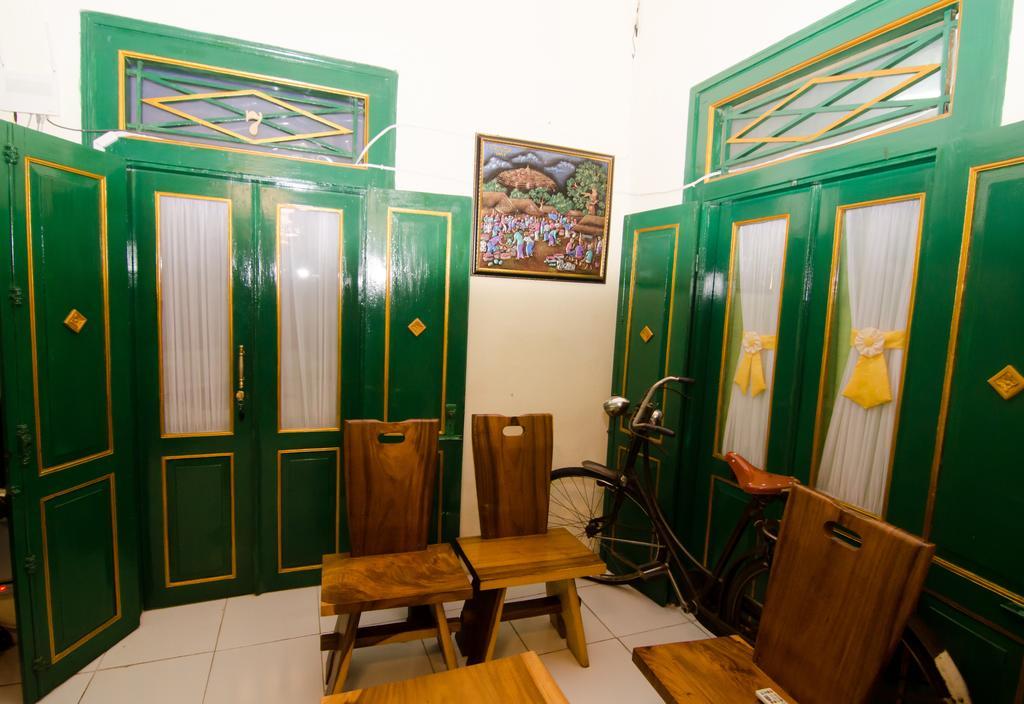 Pendopo Andari Homestay Γιογκιακάρτα Εξωτερικό φωτογραφία